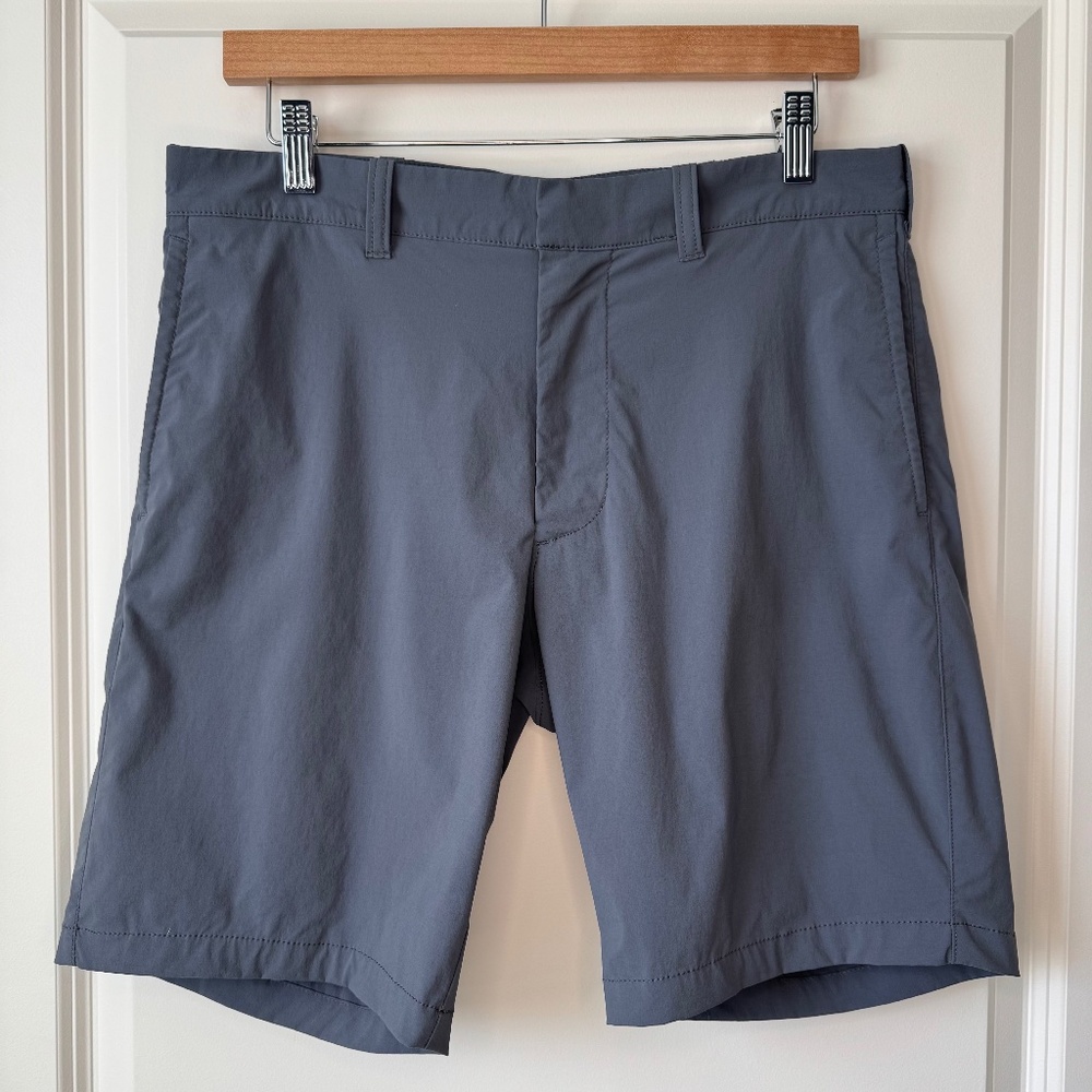 J.Crew 9" Gramercy tech short - Size 31